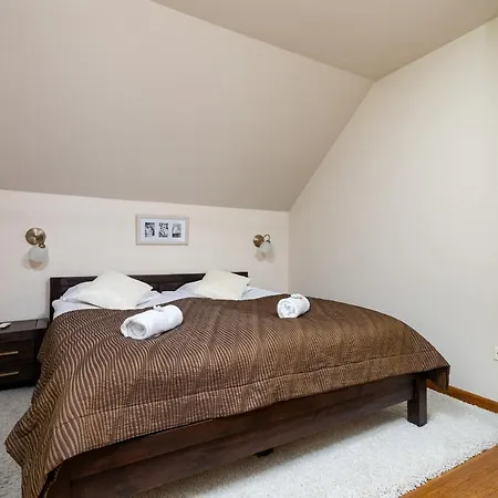 Family House Poreba Cracow By Renters Дом отдыха
