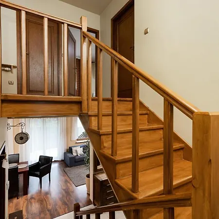 Family House Poreba Cracow By Renters Дом отдыха Краков