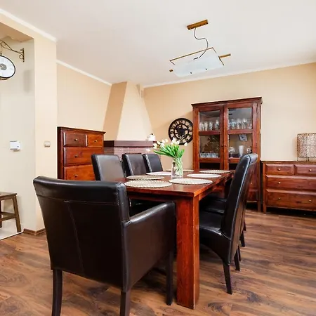 Family House Poreba Cracow By Renters Краков