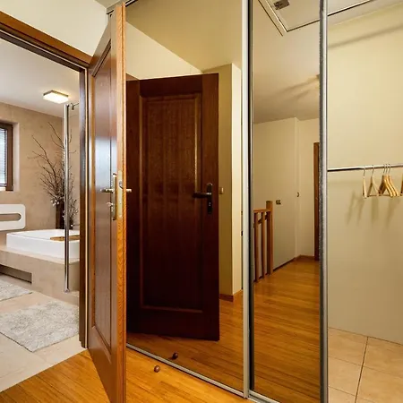 Family House Poreba Cracow By Renters Σπίτι διακοπών